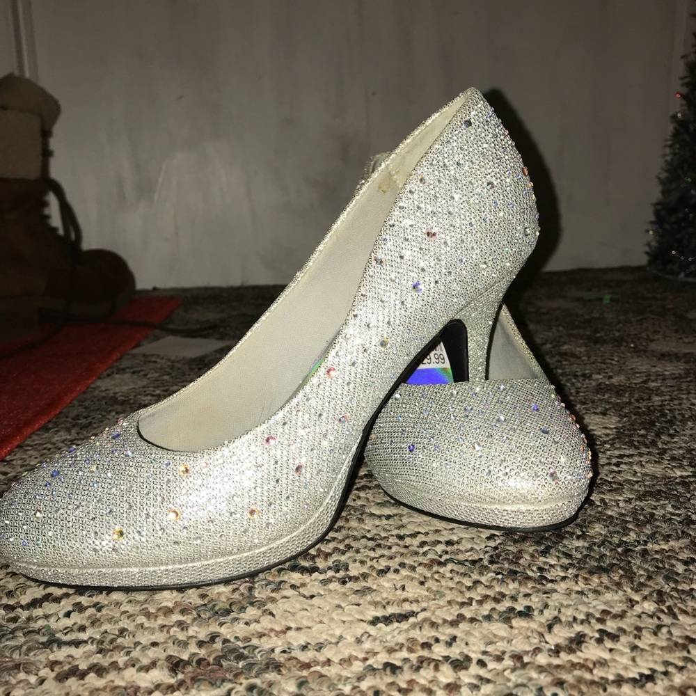 Silver prom shoes!!